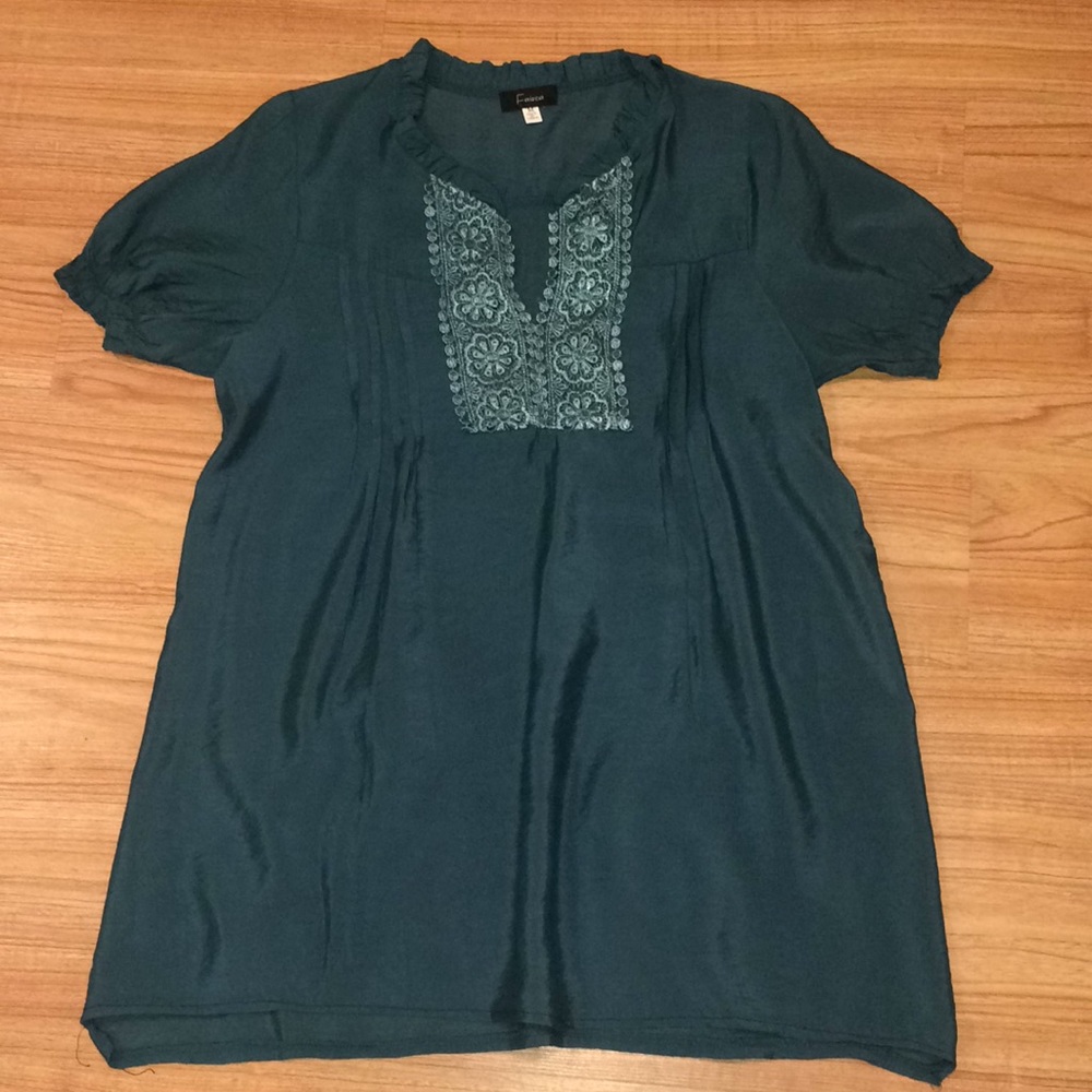 Francesca's Collections Teal Embroidered Short Sleeve Blouse